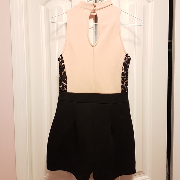 💥2 for 30💥 Quiz Romper - Picture 2 of 6